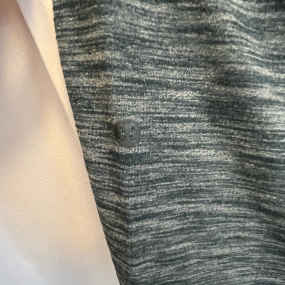 Lululemon &go Where-To Dress Heathered Dark Fuel. Size 8 EUC - Picture 6 of 6